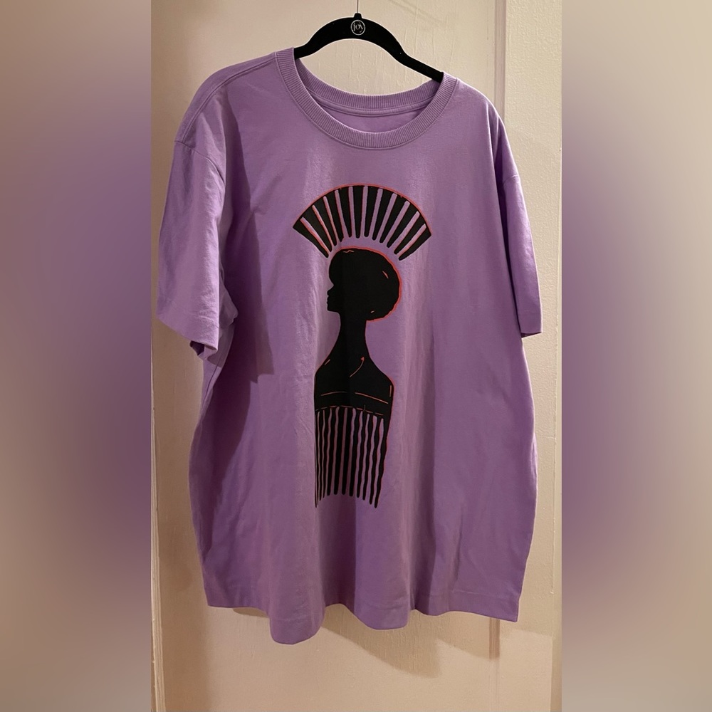 Women’s Graphic Tee - Afro Hair Pick
Size: XXL Purple